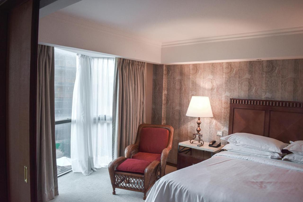 Sheraton Pilar Hotel & Convention Center Екстер'єр фото