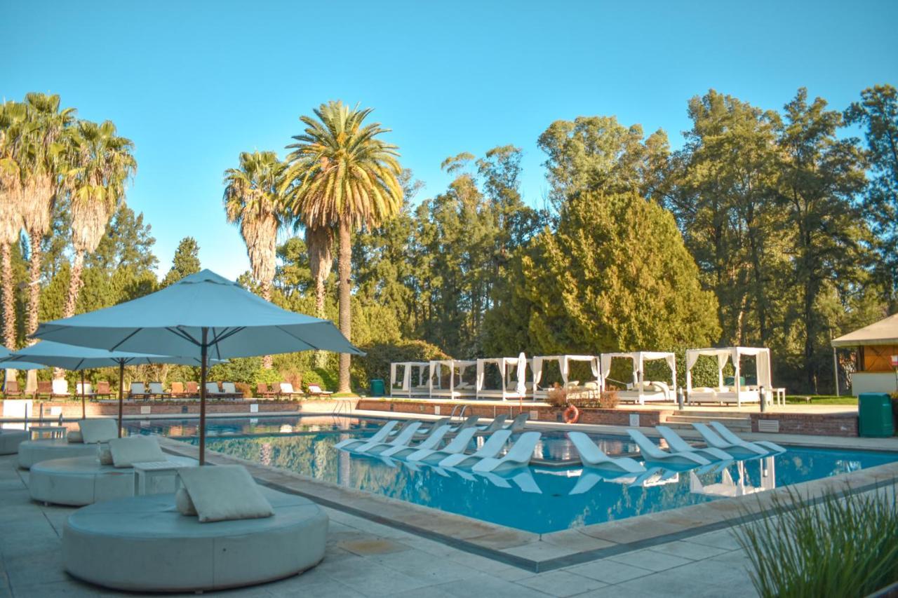 Sheraton Pilar Hotel & Convention Center Екстер'єр фото