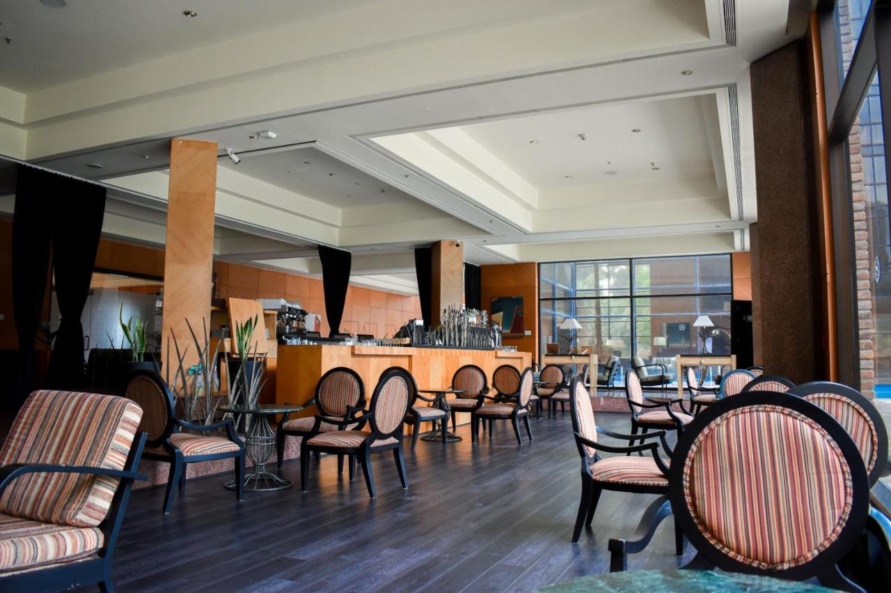 Sheraton Pilar Hotel & Convention Center Екстер'єр фото