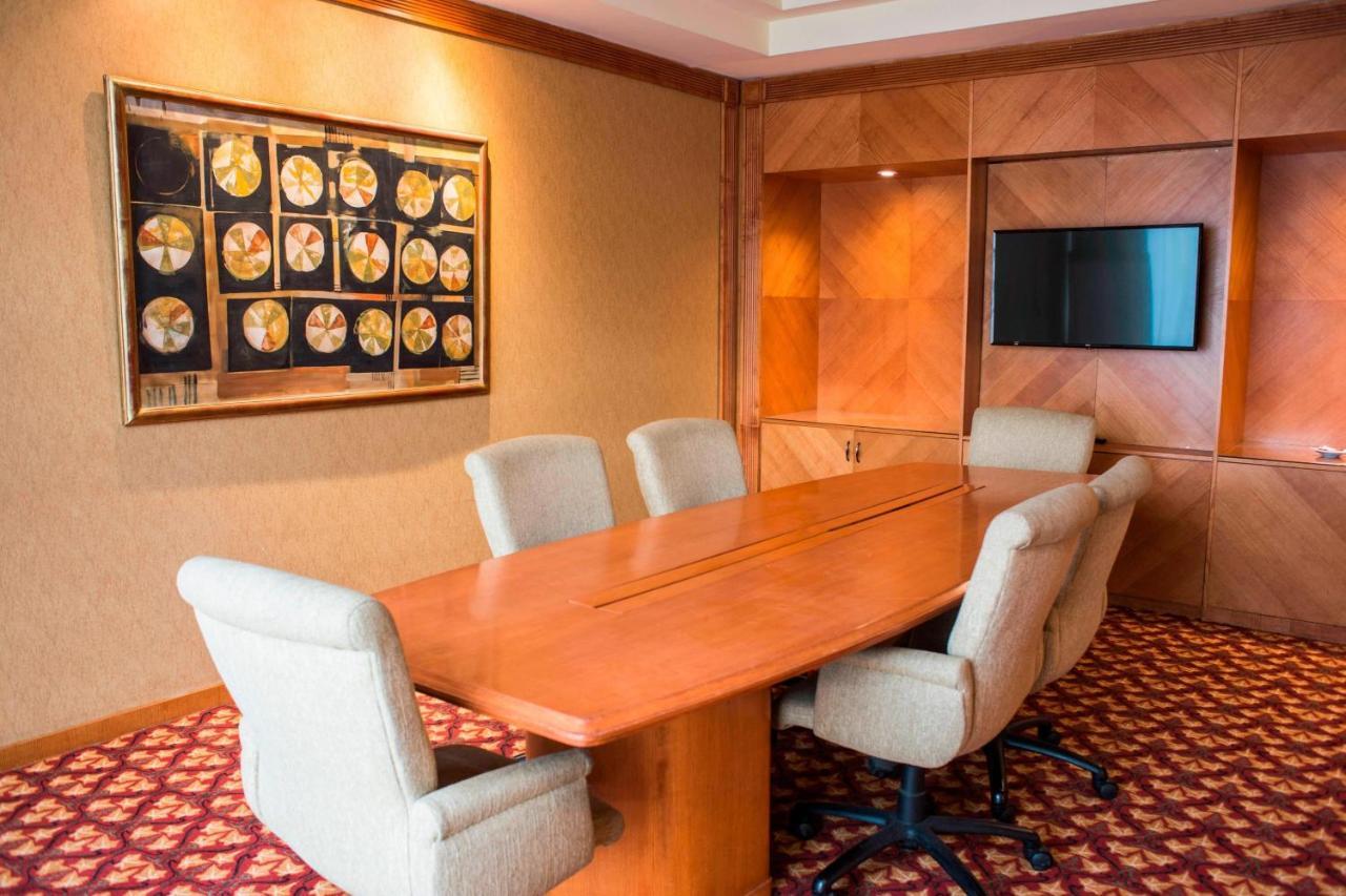 Sheraton Pilar Hotel & Convention Center Екстер'єр фото