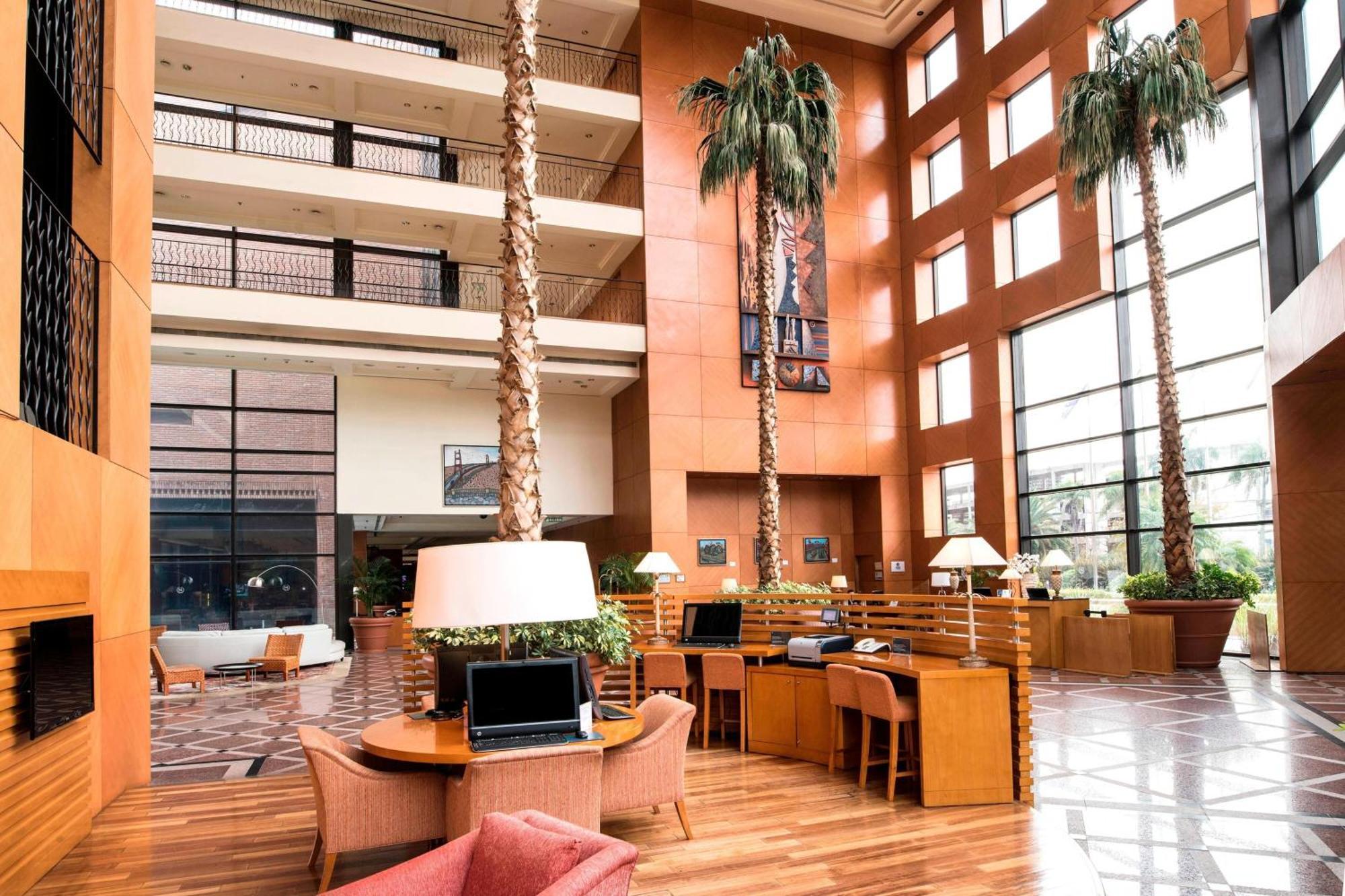 Sheraton Pilar Hotel & Convention Center Екстер'єр фото