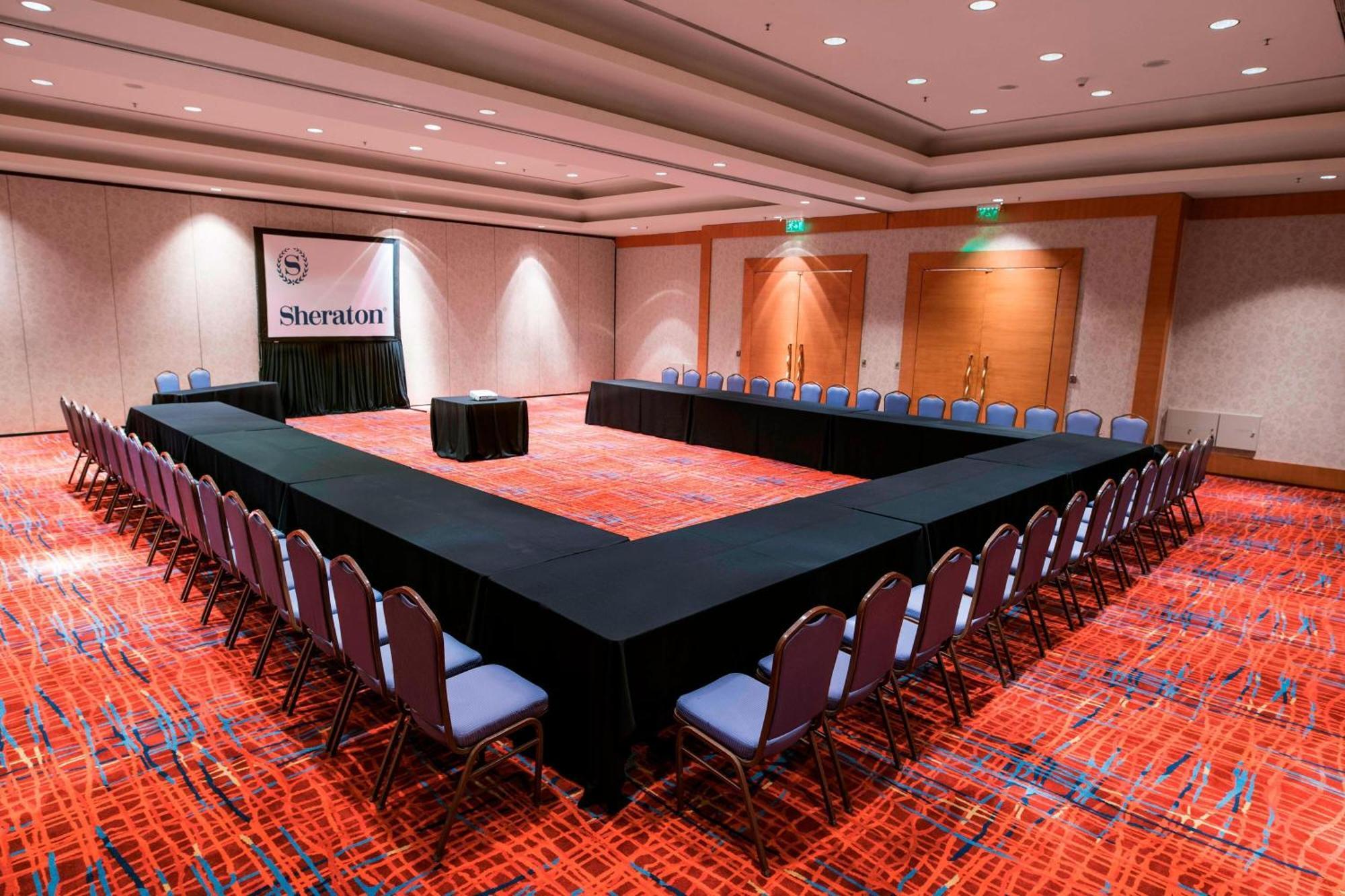 Sheraton Pilar Hotel & Convention Center Екстер'єр фото