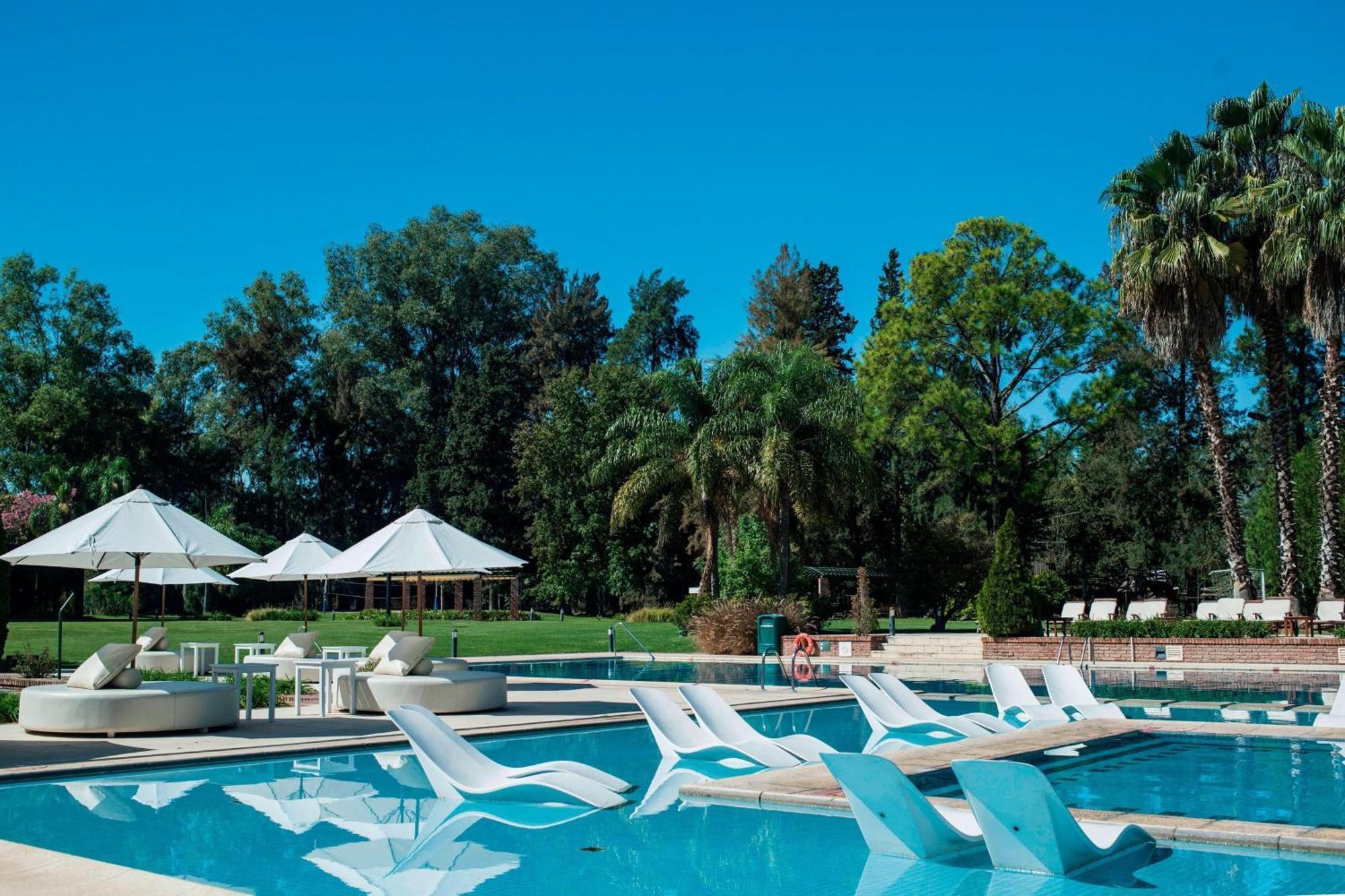 Sheraton Pilar Hotel & Convention Center Екстер'єр фото